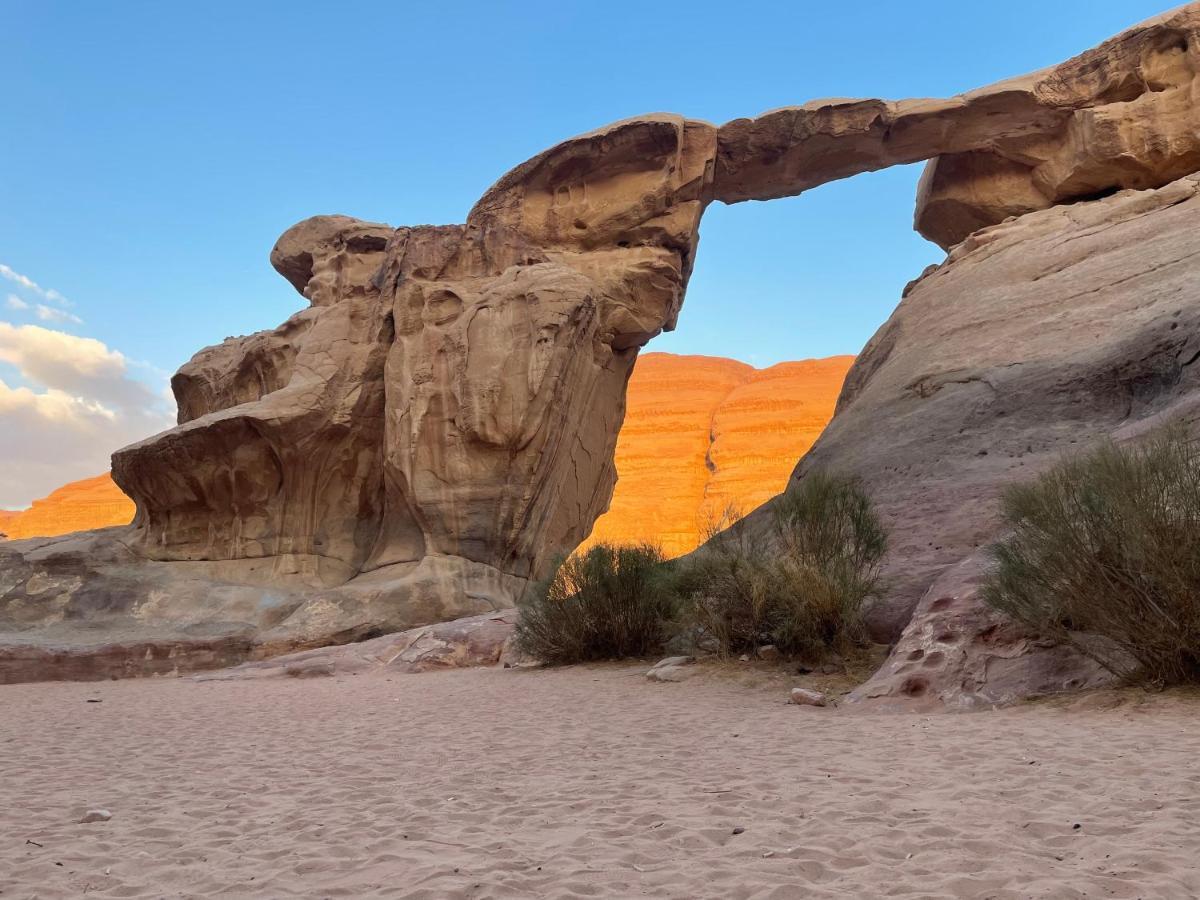 Sand And Stone Camp - Wadi Rum Desert Exterior photo