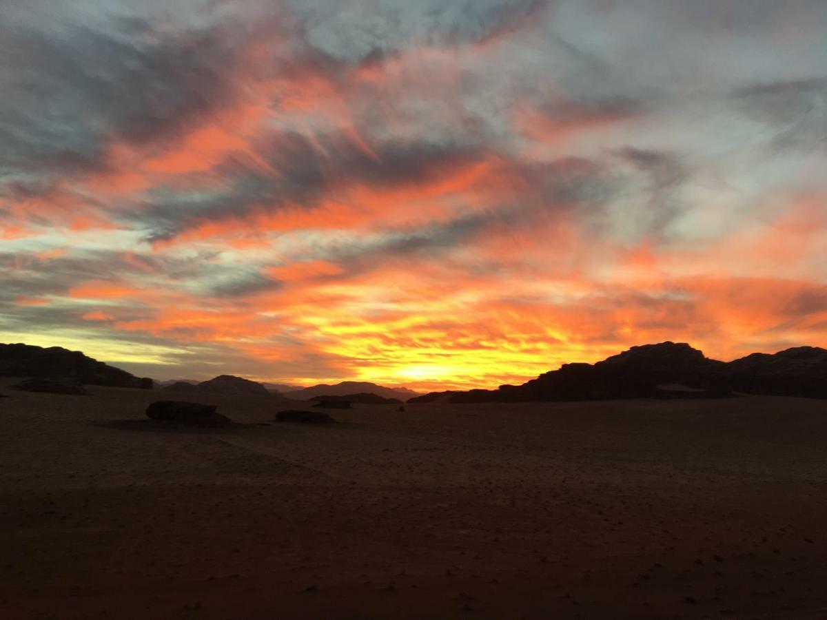 Sand And Stone Camp - Wadi Rum Desert Exterior photo