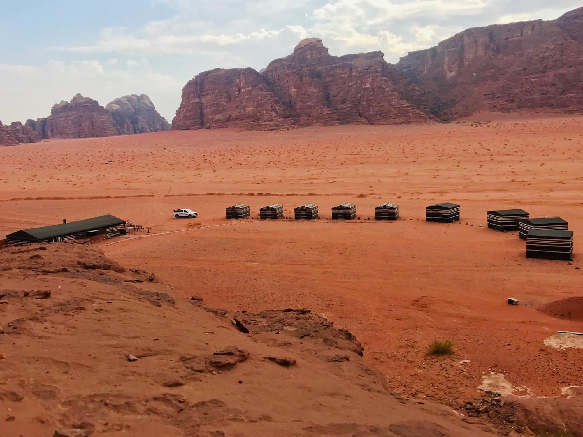 Sand And Stone Camp - Wadi Rum Desert Exterior photo