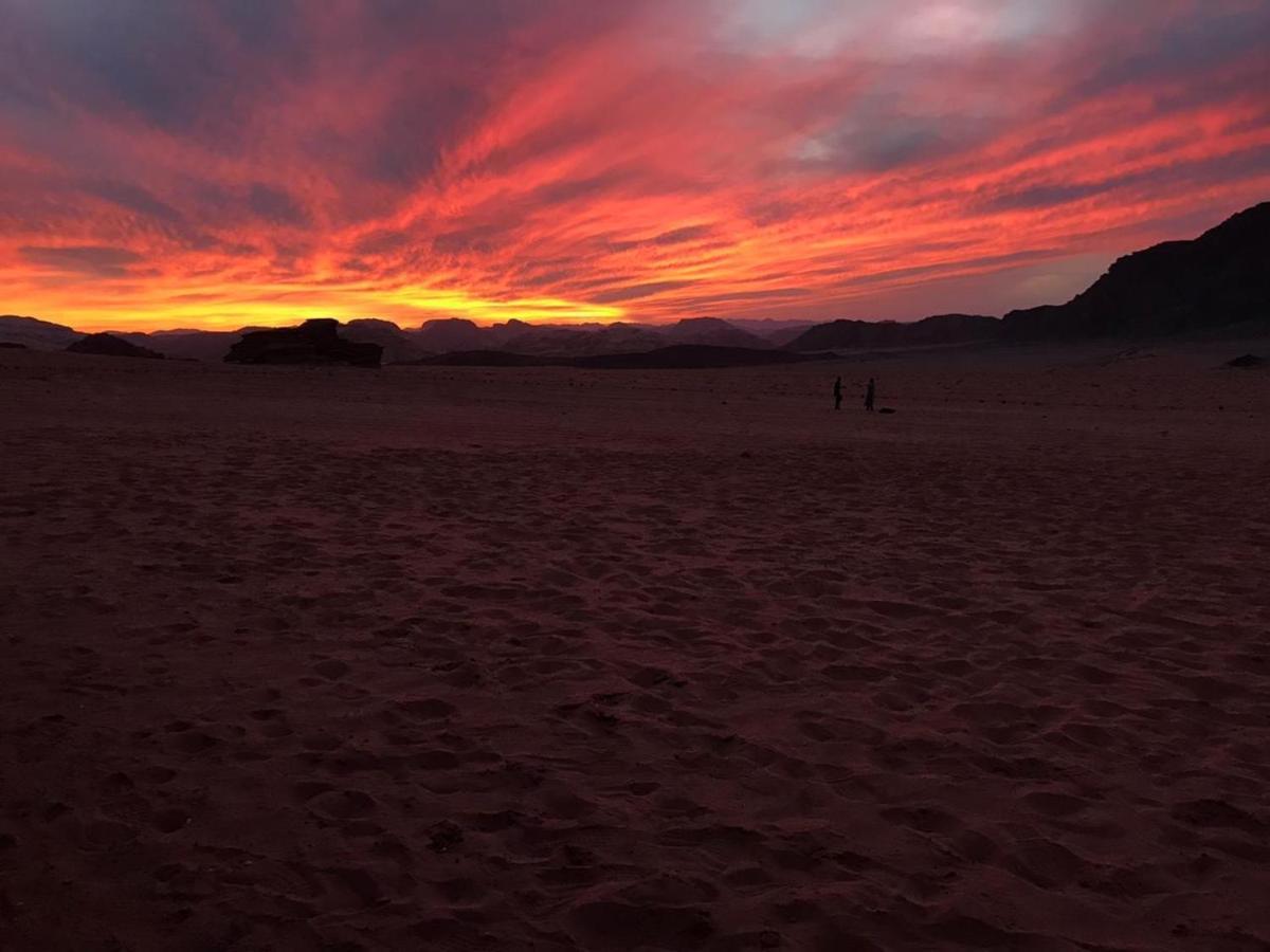 Sand And Stone Camp - Wadi Rum Desert Exterior photo